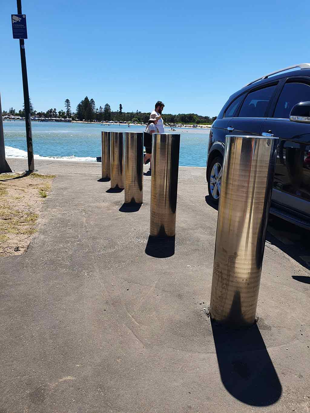 HVM Entrance Control - Fixed and Retractable Security Bollards